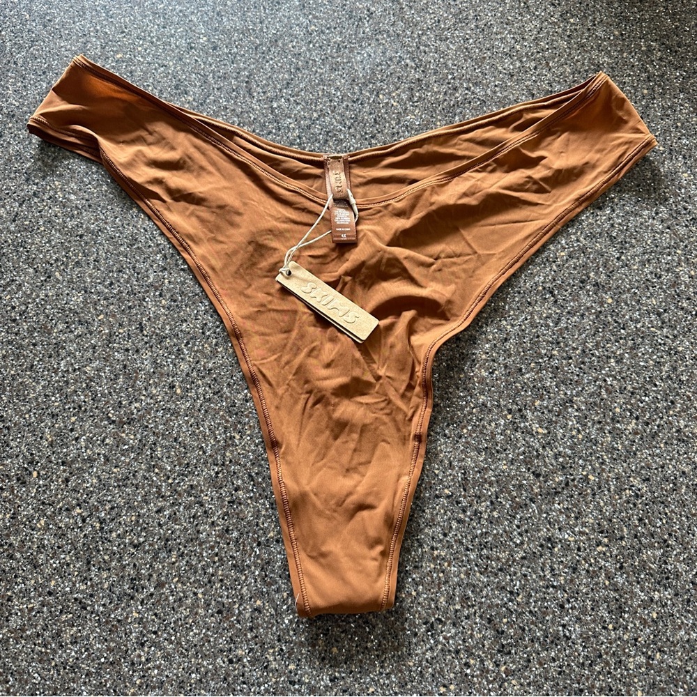 SKIMS 4X NWT Dipped Thong